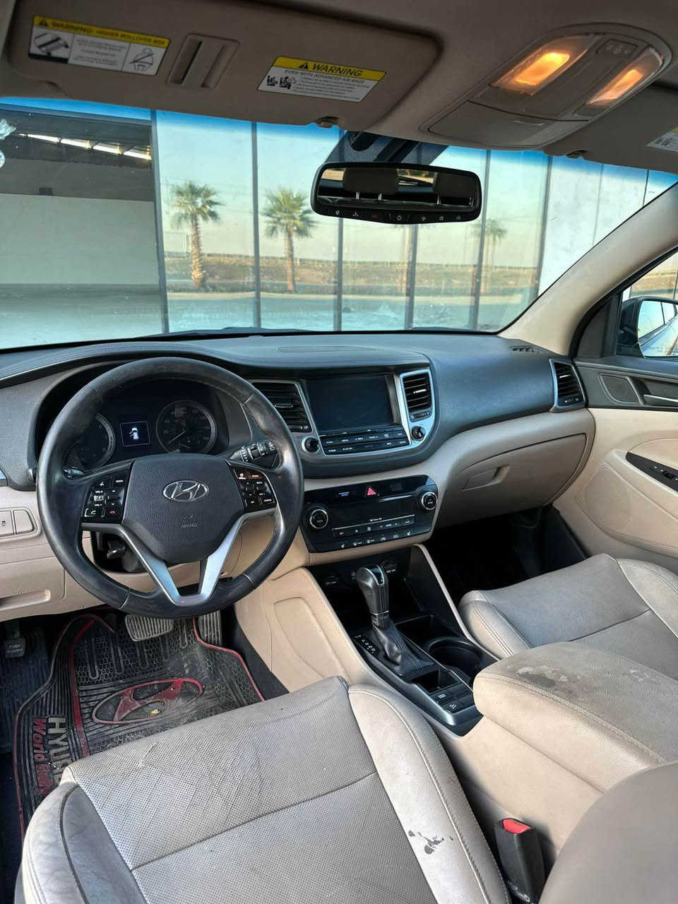 هونداي توكسان موديل 2017 بابين مبدل شركة يعني السياره بدون صبغ بدون دواخل بدون ايرباك كله سليمه شركة محرك جديد كير جديد  
السياره فول ما عدا فتحة السقف بصمه شاشه كبيره كاميرا شغال عن بعد فور ويل AWD السعر ١٥٠ ورقه 
***********
*********** دهوك, العراق
