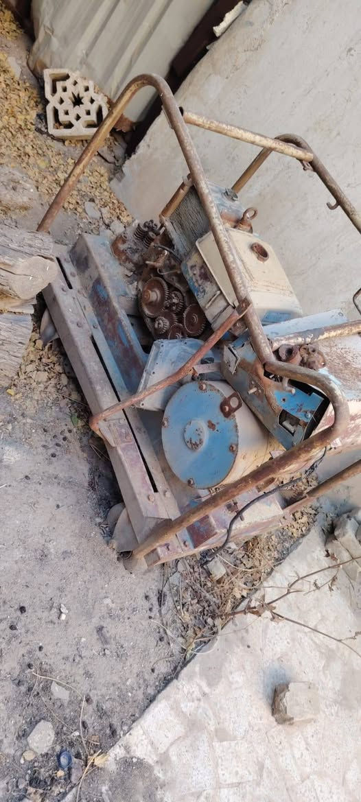 البيع مولد  دينمو اصليه   رادلها ادامه بسيطه مكاني البصره الزبير 370الف تواصل ***********
