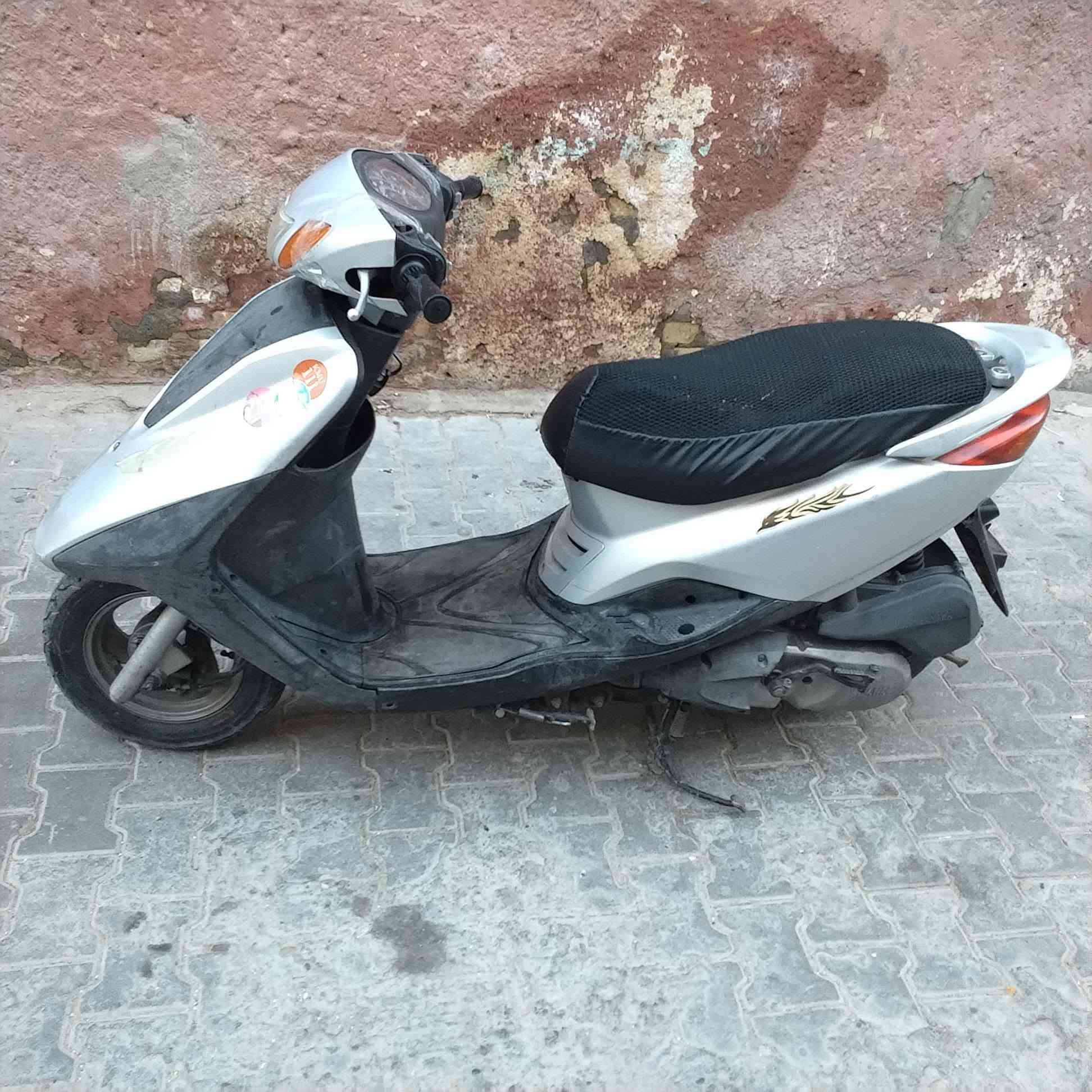 دراجه رمبه ما صارلي اقل الشهرين من اخذتها ما طالع بيها دراجه نضيفه 900وبيها مجال مكان مدينه الصدر


**إذا كنت صاحب هذا الإعلان وتريد حذفه لأي سبب، رجاءا أرسل رسالة إلى الدعم الفني**