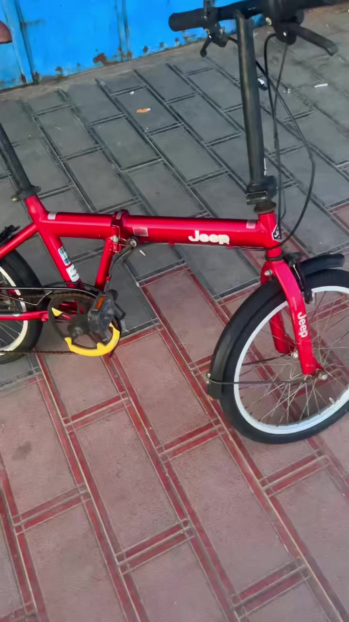 سلام عليكم بايسكل حجم عشرين النوع جيب بايسكل يطبك مال باله جديد رقم الهاتف:*********** السعر خاص
