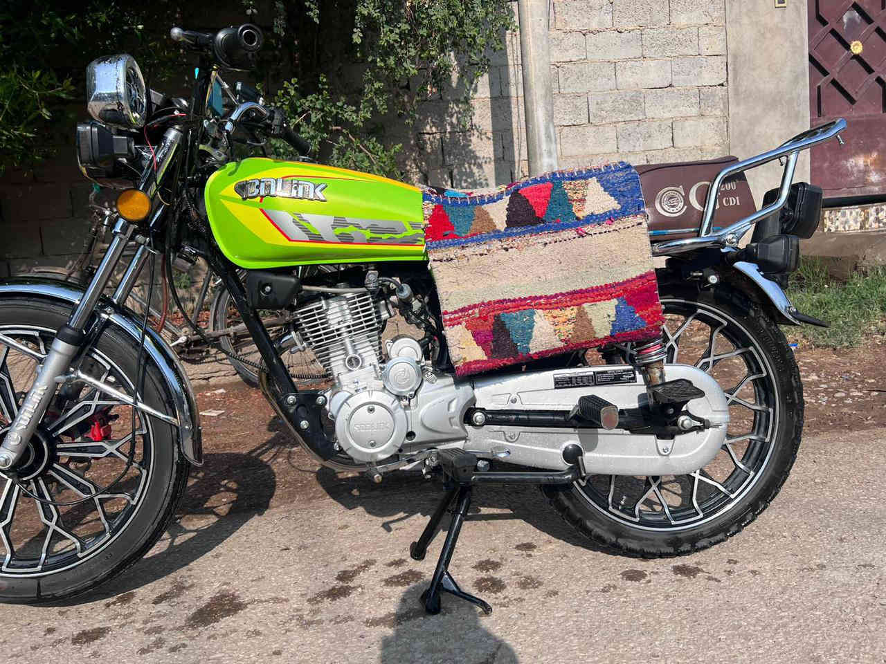 دراجة البيع موديل 24مكفوله كفاله عامه من كلشي مكينه 200 دراجة خير من الله اوراق كامله السعر 650وبيه مجال مكاني الخاص هبهب رقم ‏‪***********‬‏
