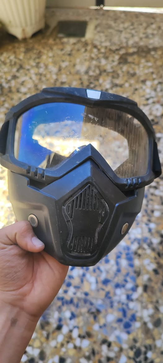 للبيع قناع نضيف كلش ب ١٠ مستعل شي قليل
كابيتر ١٥ استعل قليل بعده شبه جديد 
مكاني الحسينيه 
***********
