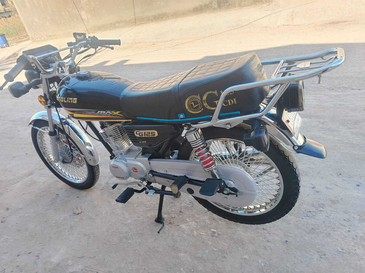 تايكر موديل 25 اوراق كامله السعر 700 او بيه مجال حك الجيه الدراجه احله من الصوره كله شغال مكاني بابل الهاشميه ***********
