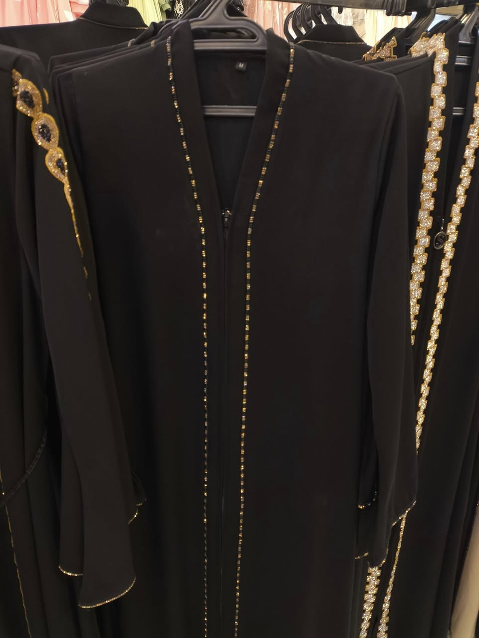 تم وصول عبايات أصليه
موديلات جديده 
العنوان الانبار حديثه مقابيل شاشه العرض 
ازياء عماد


**إذا كنت صاحب هذا الإعلان وتريد حذفه لأي سبب، رجاءا أرسل رسالة إلى الدعم الفني**