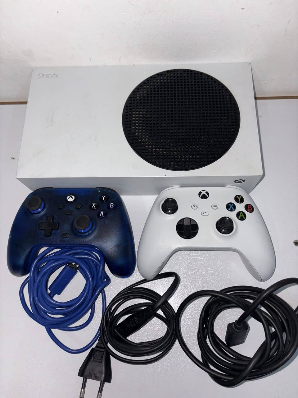 اكسبوكس سيرس اس
استعمال نضيف جدا ما مفتوح نهايه 
سعره 350 قابل لتفاوض 
رقم لتواصل ***********
