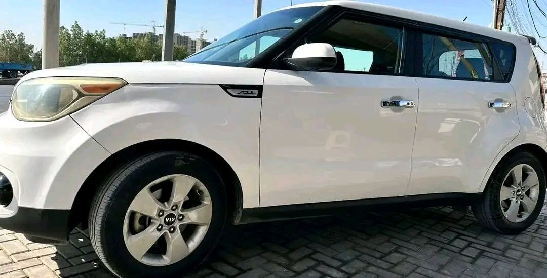 كيا صول 2017 رقم شمالي باسمي تحويل سنوية
محرك 1600 GDI  كير اوتماتيك 
كير مكينة تبريد كهربائيات حدادية اطارات جيدة جدا
حادثها صبغ بنيد وشوية بارد جاملغ السائق بدون دواخل
السعر 117
بغداد المشتل -ابو مصطفى *********** واتساب
