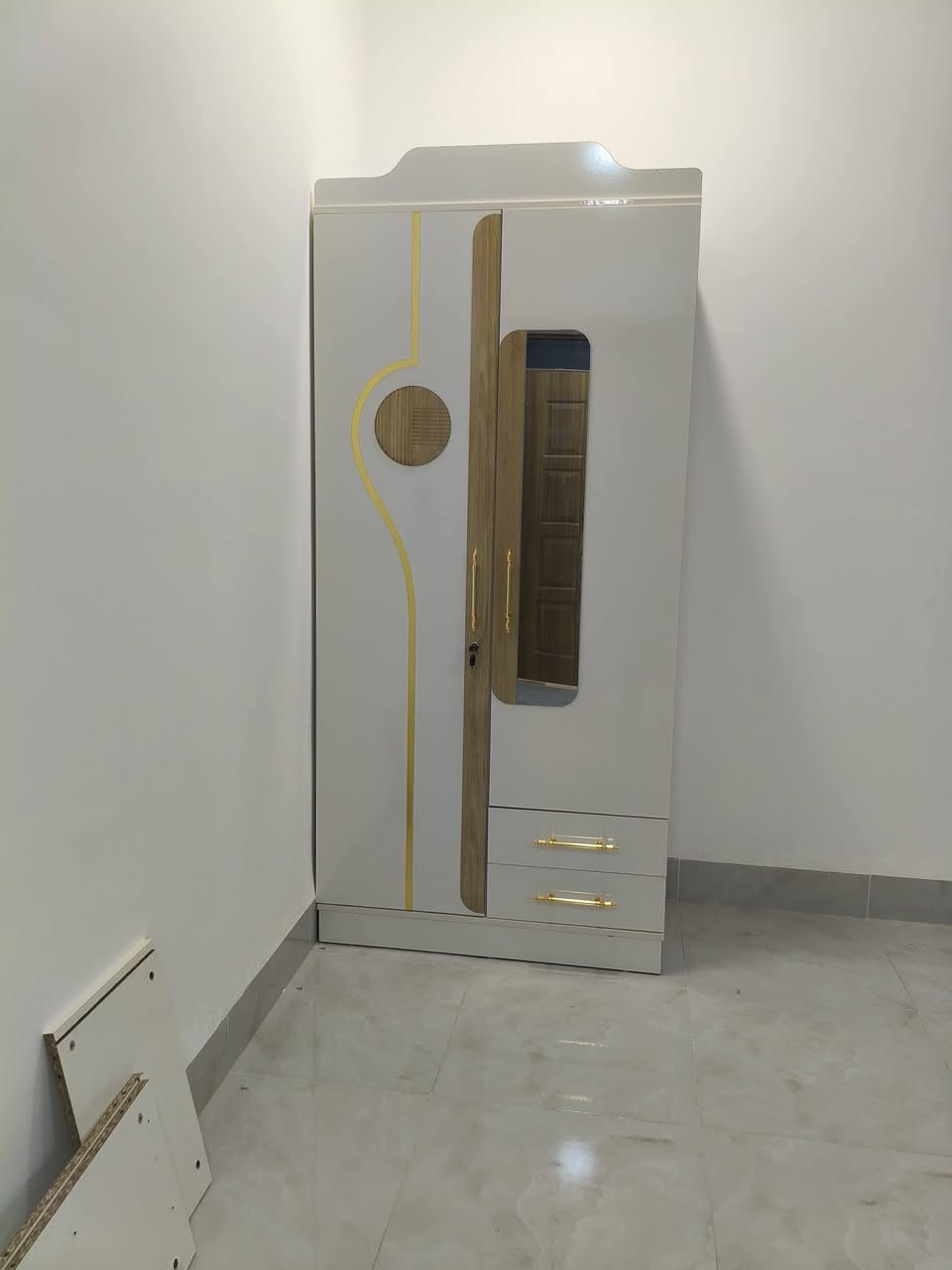 سلام عليكم   كنتور تركي درجه اولى بابين +مراية + جرارتين+ ٤ رفوف من داخل
مراسله خاص مفتوح او واتساب مفتوح ***********

مكان دوانيه
