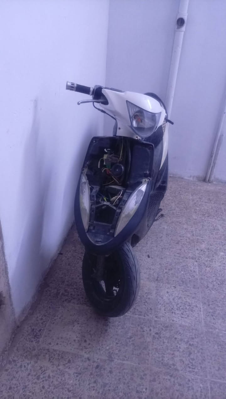 سلام عليكم اخوان دراجه   دراجه ولله مال اخويه طفل  الله شاد دراجه حلوه اخوان دراجه تاخثه شوفه نفحصه بيدكم 600 بيه مجال لا لطبين نظيفه 100بل100 عنوان بغداد زيونه ***********
