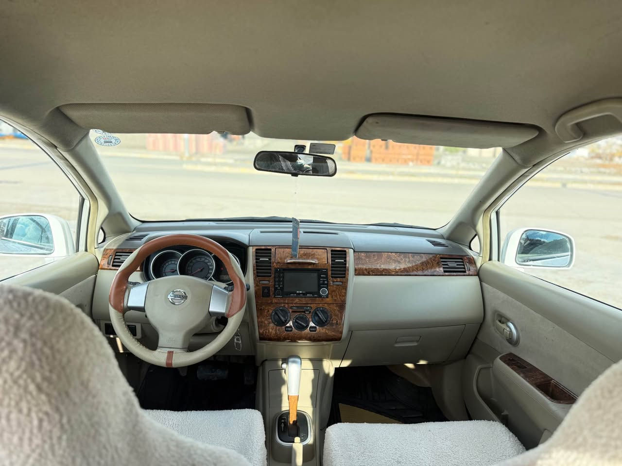 تيدا ٢٠١٢ ناو فورميكا مه كينه گه وره سپى به فرى سه نه وى و ره قه مى نوييه تا ٢٠٣٠به ناوى خومه وه يه  ته نها يه ك په له ى بوياغه بى ده عم و ليدراو  مالى دوسته چوار تايه ى نويى له سه ره ته قه و ره قه ى نيه گير و مه كينه به شه رتى فه حس 
سعرى ٩٨ وه ره قه و مه جاليكى كه م 
***********
*********** كويسينجاك, أربيل
