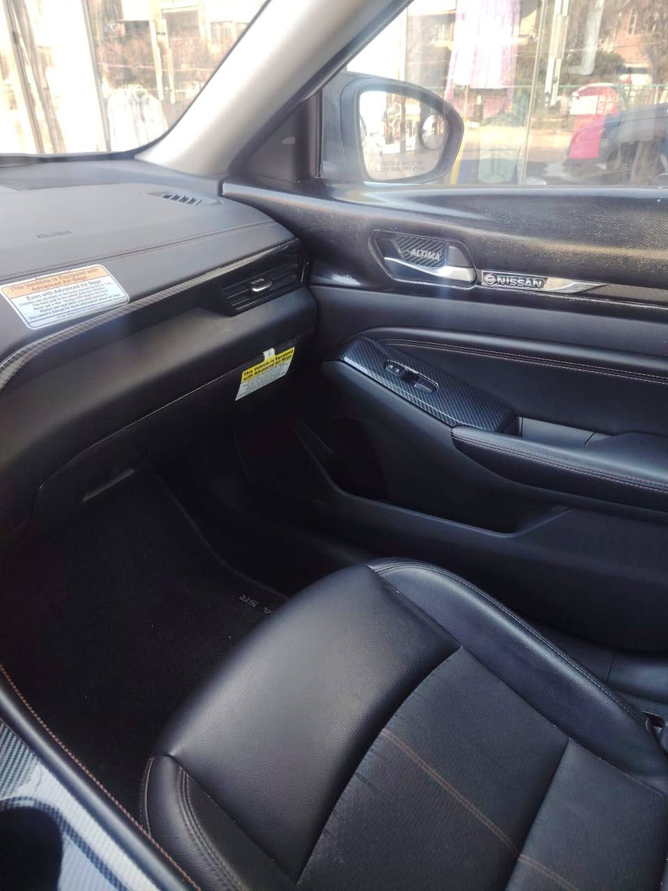 السلام عليكم 
للبيع او مراوس 
نيسان التيما 2021 sr ✅
ياباني غني عن التعريف
ماشية 59 ميل

رقم السيارة بغداد الجديد الدولي هزة جديدة ماساقطة  بسمي تحويل ثاني يوم

 
السيارة مواصفات SR فول عدة الفتحة 
المواصفات 
كشنات جلد 
بصمة تشغيل+تشغيل عن بعد
بصمه باب
كاميرا دوارة
كرسي  كهرباء 
شاشة كبيرة كار بلي 
لايت زينون 
رادار خلفي 
رادار جانبي
كير عادي - اوتو - شفتات 
تحديد سرعة 
توقف ذاتي 
نظام تزحلق 
نظام خروج عن المسار
محرك 2500 المرغوب يستقبل بانزين عادي
كير محرك مكفولات
تبريد ثلج 

#ضررها جدا بسيط ربع البنيد مصلح ومصبوغ نصة فقط وبارد بالجاملغ بدون قطعة تبديل او قطرة صبغ بكل السيارة ايرباكات كاطة وراجعه سستم وخال سونار الها ويه الصور
سيارة جدا نظيفة امانة الله 

مكان السياره بغداد الاعظمية
رقم الهاتف 
***********
#الي مكانة بعيد مستعد اصور اله كل تفاصيل السيارة حتئ مايتعنئ ويتعب وجزاكم الله خير

سعر145 قبل ماتنطي سعرك شوف خواتها وبنفس حادثها بيش معروضات وراح تعرف سعري مناسب جدا واسف ع الاطالة بس احب كون صادق امام الله والي يشتري فذكرت كلشي
