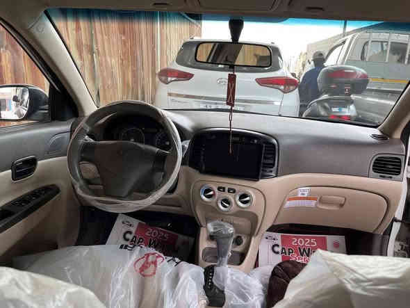 السلام عليكم..

سيارة اكسنت موديل 2011 وارد خليجي 

السيارة حدادية وكهرباء وتبريد كولة مكفول تخم تاير و ويل جديد وداخل السيارة مناقصة شي ابد

بيها منضومة غاز شغالة الكير مكفول والمكينة قطرة تنقيص مبيها فقط بيها خيط تبخر كولش قليل بين ب اسونر 

السيارة بيها خشم الجاملغ الامامي الايمن صبغ قليل وباب سايق بي بارد عابر شويه ع التكمة قليل وبدون قطرة صبغ وبيها شخوط بسيطة والدعامية مغلفة فابلون 

بسمي تحويل باي وقت يعجبك سنويتها لحد 2029 الرقم بغداد

مكان السيارة بغداد مدينة الصدر حي طارق الوسط

رقم الهاتف :-***********

السعر :-85 وبيها مجال بسيط
