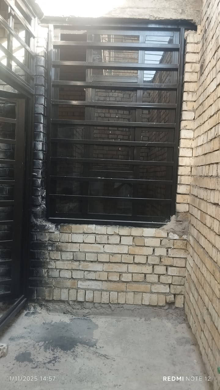 هيكل للبيع واقع حال حي نصر قريب على الشارع العام مقابيل البانزين خانه المساحه144 /***********/
