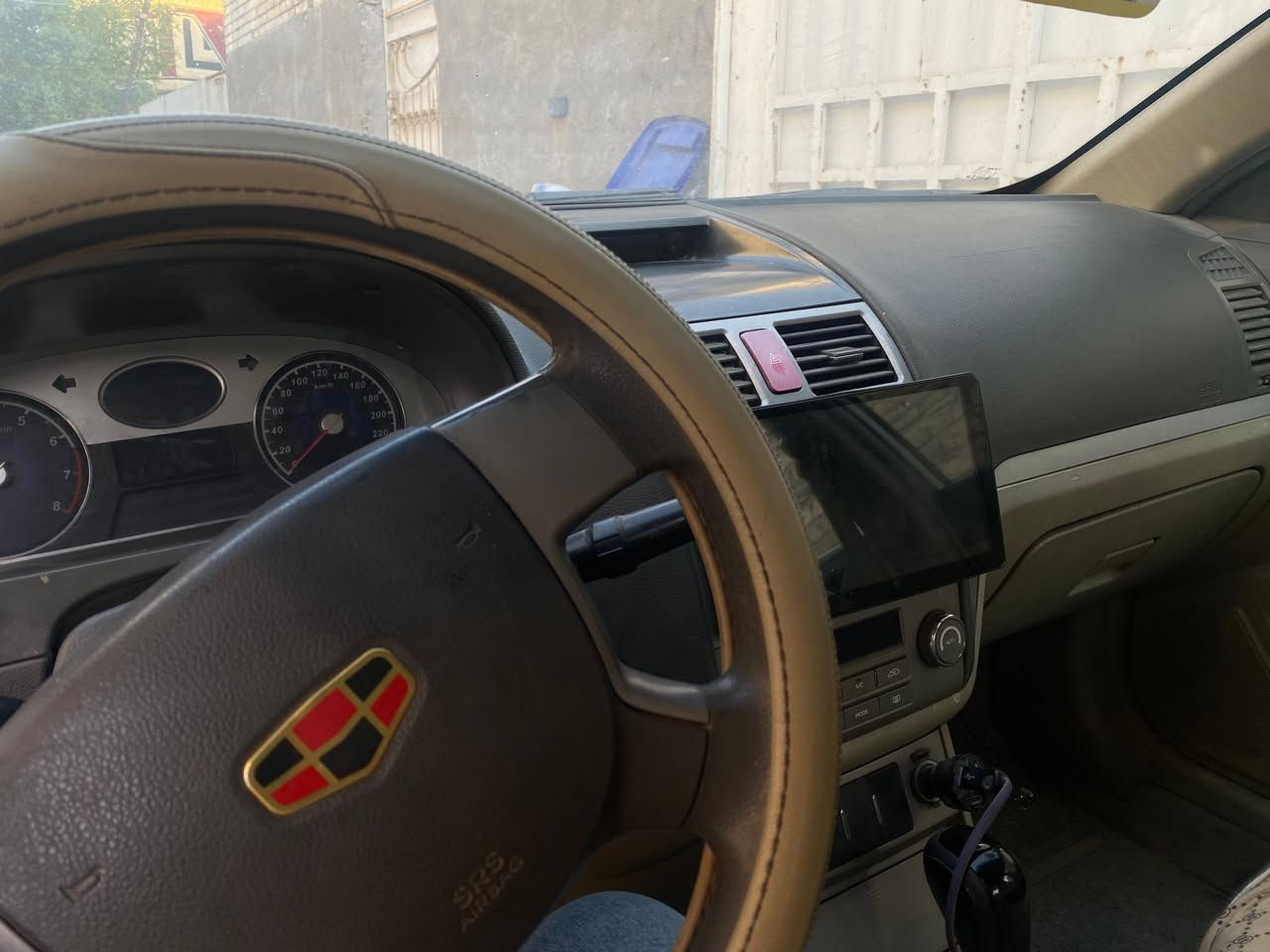 جيلي ام گراند c7 محرك 1800 بأسمي السياره موقع بغداد رقم السياره واسط سعره53
***********
