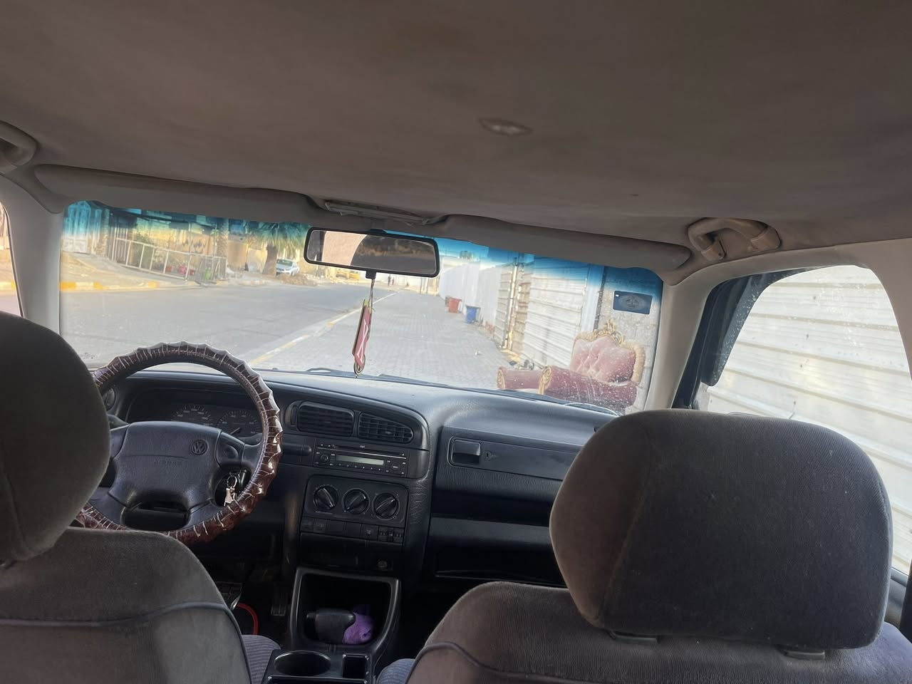 السلام عليكم كولف ڤنتو موديل 1993رقم انلكيزي جديد هزه جديده صدر كامل جديد مكان السياره بغداد السعر  48بيها  مجال 
***********
