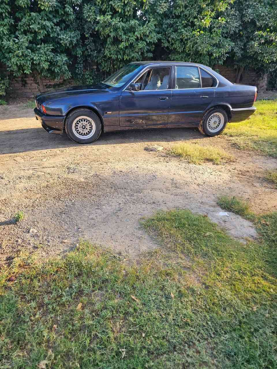 السلام عليكم
بي ام للبيع موديل 1993
540اصل 
V8
السعر 65 وبيها مجال 
للاستفسار الاتصال
***********
***********
