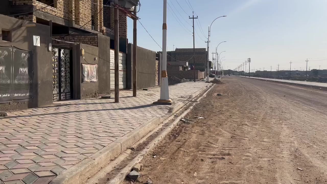 بيت للبيع طابو صرف طابقين شارعه 20 متر في الهلايجيه يحتوي عل 3اغرف مع براني مطبخ فوك وجوه حمامات داخليه خارجيه بسعر مناسب . للاستفسار ***********
