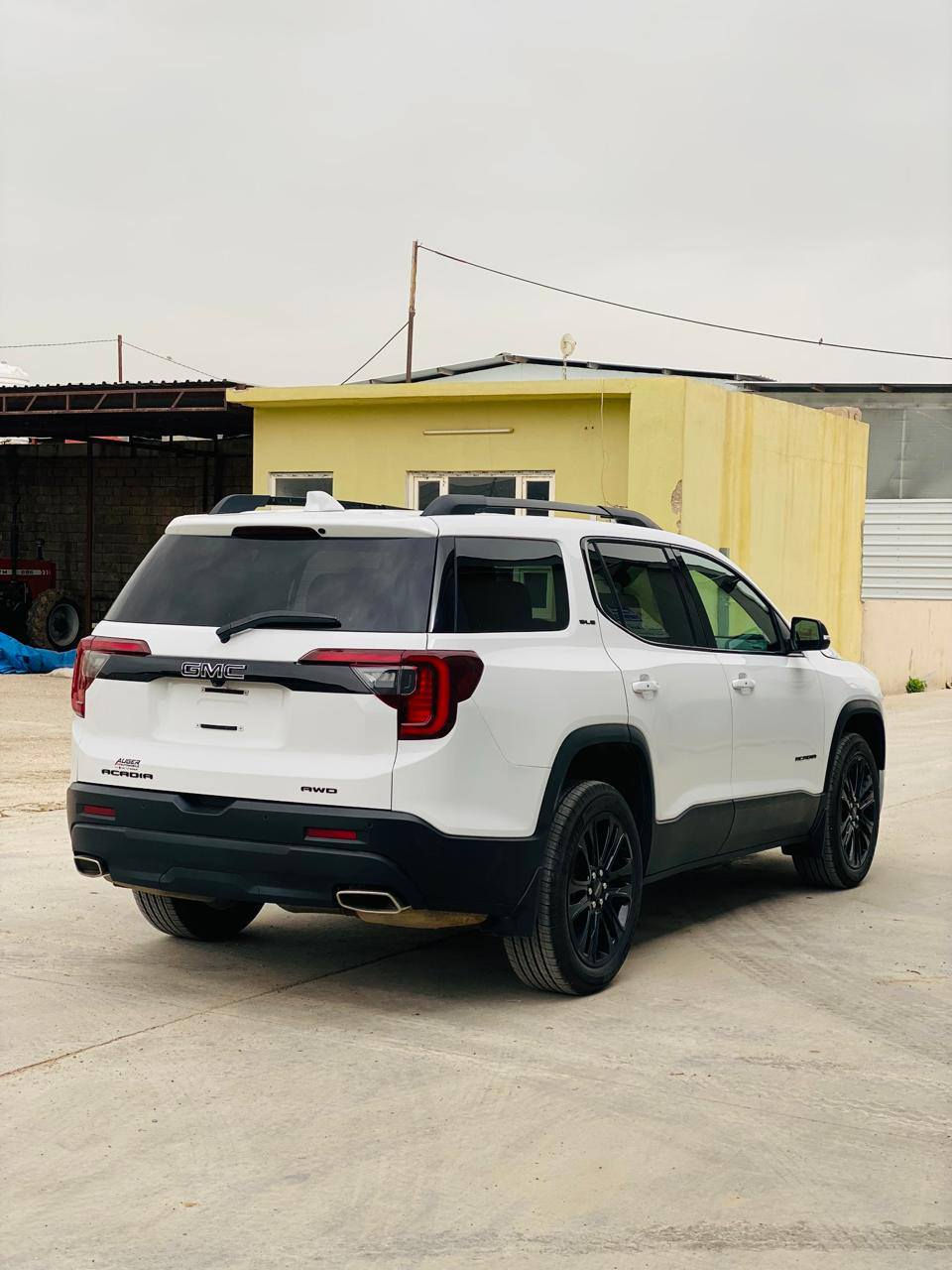 اكاديا 2023 محرك 2000 ضرر خفيف بس راس البونيد مرقم اربيل بسمي صور الضرر هم مرفق السعر 230 بيها مجال بسيط الشراي يتصل 
***********
