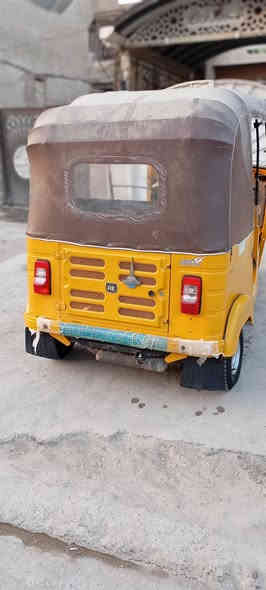 سلام عليكم تكتك للبيع 2018/12/26 تكتك مكفوله من ضربه وصبغ ومعجون خير من الله لا تنقيص ولا تبخير مرقمه باقي على استلام الوحات  سعر 5100 مكان الزعفرانيه الرقم ***********
