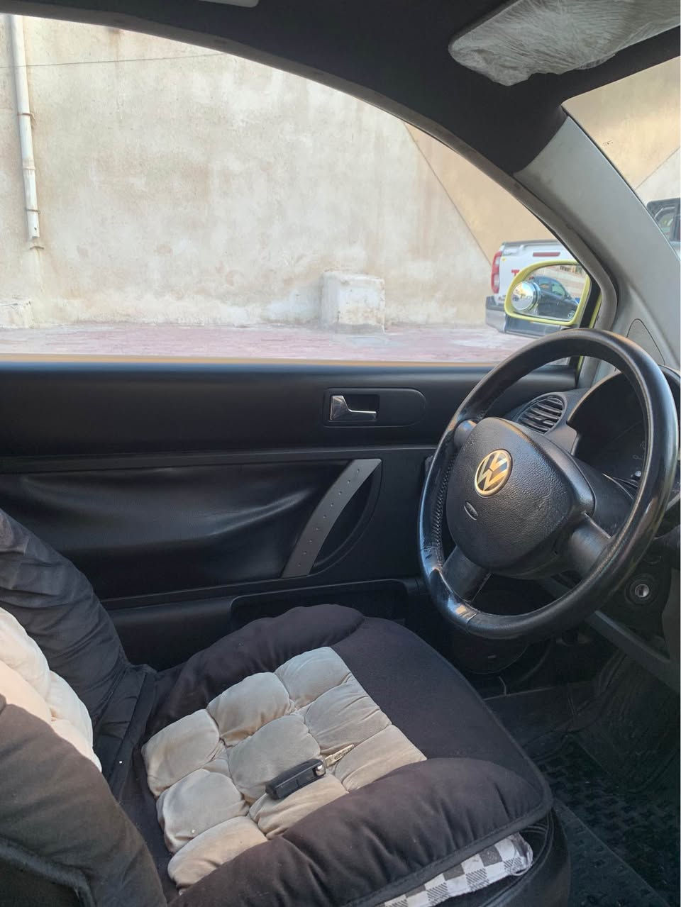 فولكس واكن بيتل معلاية ٢٠١٣ رقم بصرة الماني وكالة 
مكينة ٢٠٠٠  ٤ سلندر (كير بي تأخير) بطاين جدد فانات جدد  كشنات تدفئة هيتر 

السعر ٣٦ مكان السيارة بصرة 
*********** البصرة, العراق
