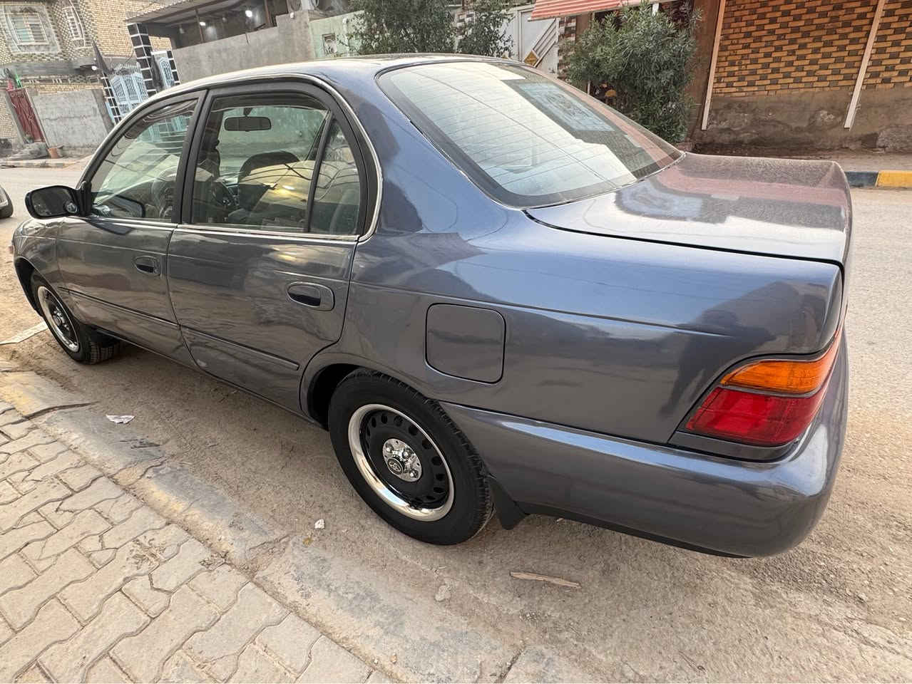 السلام عليكم سياره كورله مديل ٩١ الون رصاصي رقم بغداد مشروع وطني محرك كير حداديه جديد مكفوله من ضربه ونقل بس صبغ عام لجماليه  سعر ٥٧ بيه مجال قليل مكان نجف ستفسار  تصل على رقم ***********
