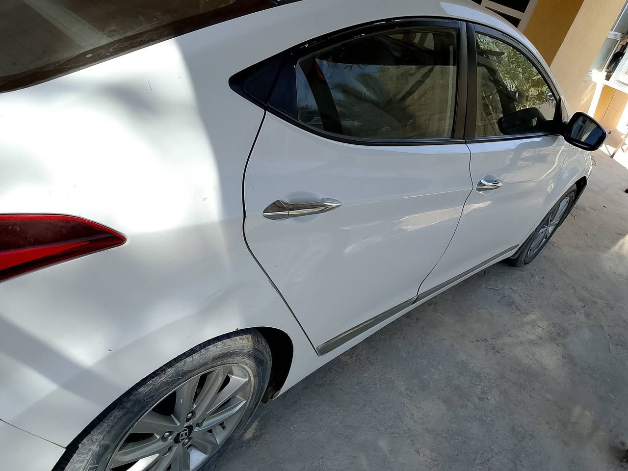 السلام عليكم سياره النتره فول عده البصمه 2015للبيع مكينه1800 تبريد ثلج 🥶بيها 3قطع خليجي مكاني حله شارع 100 السعر 120وبيها مجال
***********
