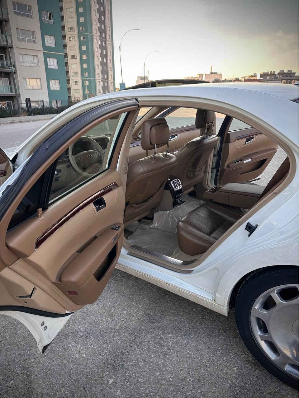 سعري 84$مه عامه له ***********
ميرسيدز s550 فول فول ساغ ساغ مواسه فات قه پات موديل 2009 ده عمو ليدراوي نيه بوياخي ايراقي نيه چوار تايه و ويلي لوك لوك نومونه له جواني گيرو مه كينه لوك به شه رتي فيته و چركه ي تيا نيه مالي دوسته له سليماينم سعري 84$ مه عامه له السليمانية, العراق
