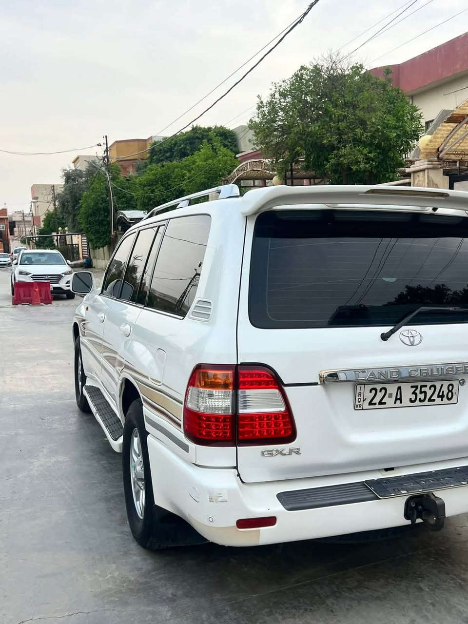 Toyota Land Cruiser
GXR  2006
السعر 188
السياره مرقمه اربيل كلشي جاهز رقم جديد تحويل ثاني يوم  
بدون صبغ شرط
فتحه سقف
وباقي مواصفات لانكروزر
شرط  غرامات 
عنوان كركوك
***********
