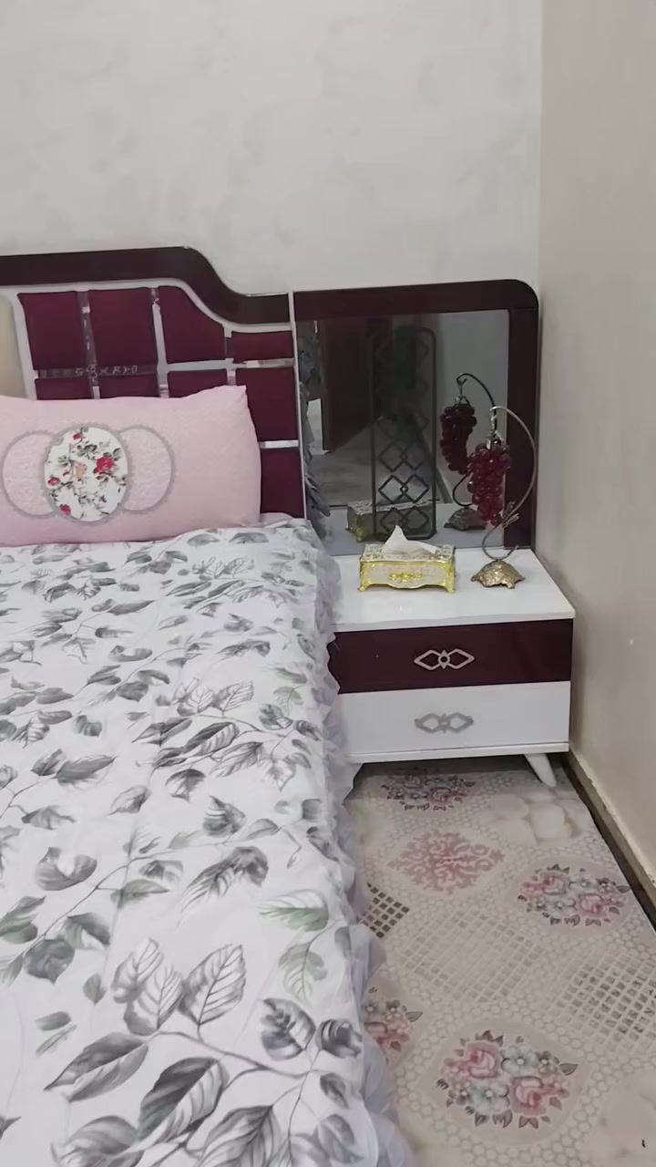 غرفه نوم للبيع  ناصريه سومر ***********
