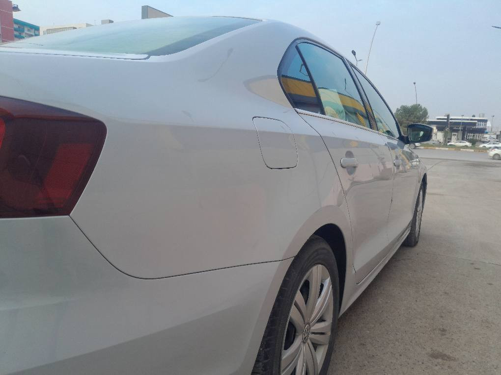 jitta 2017 s مکینە 14 تۆربۆ رەنگ سمنتی کال  
یەک پارچەو پەلەیەکی هەیە دۆسەکەشی دوو بست  pdr
73 مایل رۆیشتووە گێڕو مکینەو تبرید بەناو کردن غرامە هەمووی بە شەرت 122 مەجالێکی برایانە ژینگەو ڕێگاو بانی 2028
*********** شوێن هەولێر أربيل, العراق
