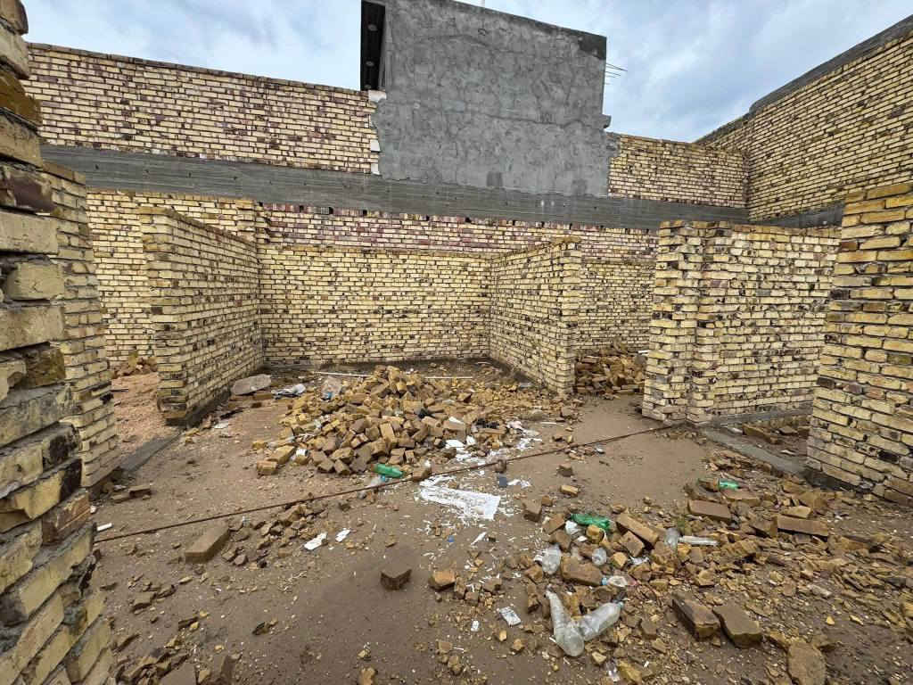 هيكل للبيع
المساحه 190متر طابو زراعي سند 25
يحتوي ع غرفتين هول مطبخ صاله مجمع صحيات طارمه
عرض الشارع 15 متر تبليط ماء كهرباء
الموقع شارع 100 قرب جسر المشاة
يبعد عن الشارع العام 100متر
السعر 65 
تحويل مباشر 

‭*********** حلة, بابل
