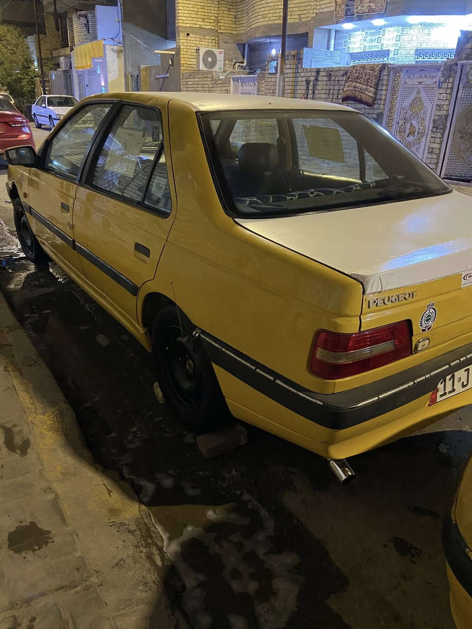 السلام عليكم بيجو لميس موديل 2015 كير مكينه مكفوله  مابيهل ضربه بس طخت خفيفه سياره خير من الله مكان حي اور قرب بانزين علاوي الأسمر جديده سعرها 35بيها مجال قليل رقم ***********
