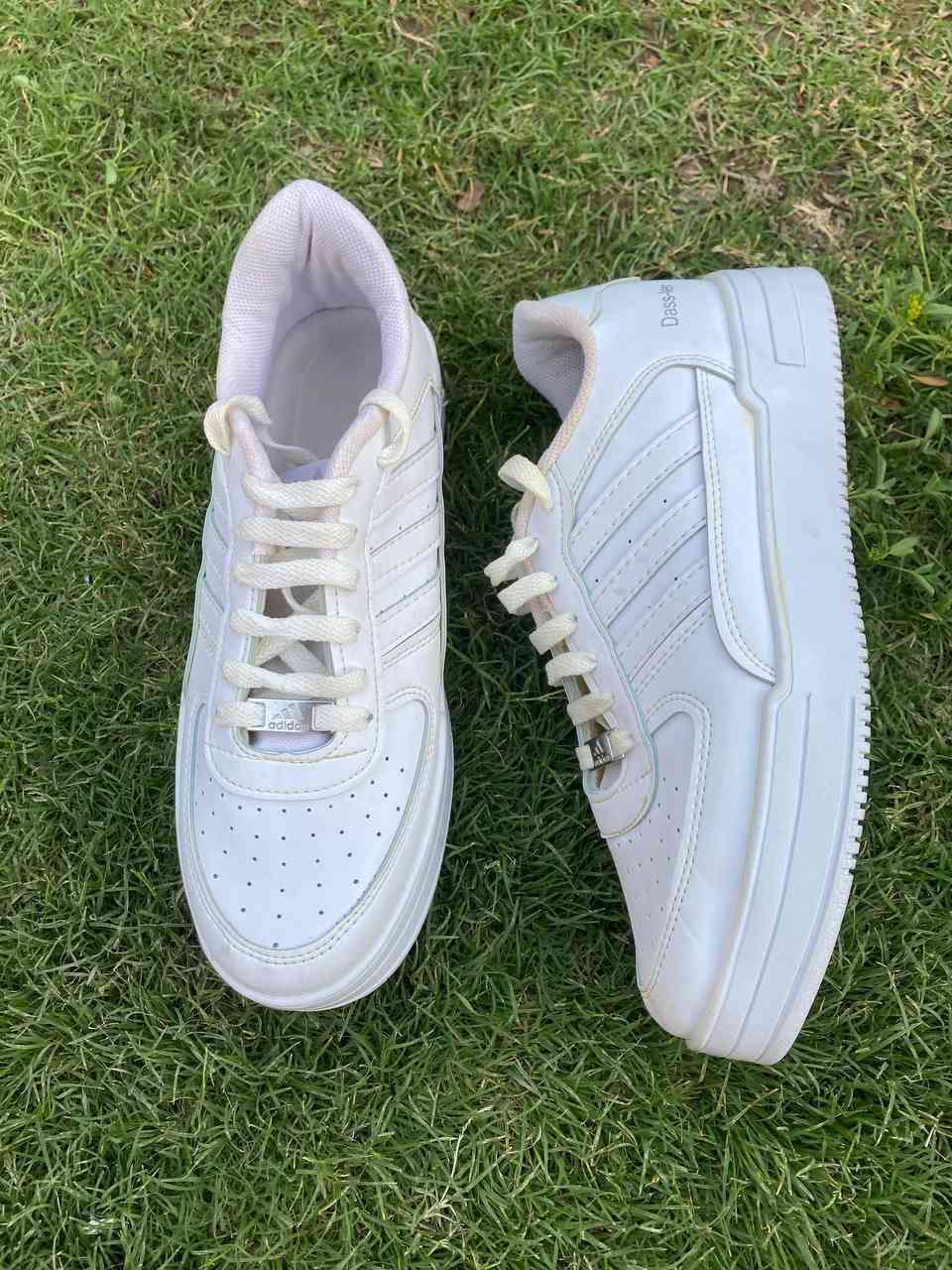 adidas DASS-LER
الحاله: نضيف جداً 
القياس:40
السعر:15


**إذا كنت صاحب هذا الإعلان وتريد حذفه لأي سبب، رجاءا أرسل رسالة إلى الدعم الفني**
