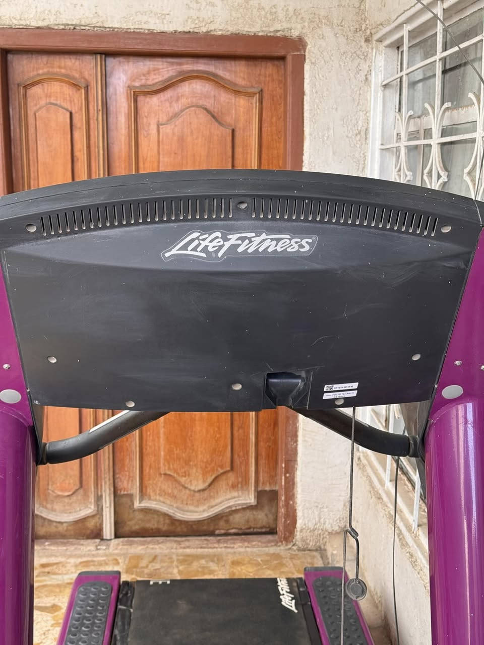 � للبيع جهاز ركض رياضي Life Fitness أصلي 🔥

🏃‍♂️ جهاز ركض احترافي من شركة Life Fitness العالمية
نفس الأجهزة المستخدمة في الأندية الرياضية – قوي، مريح، ويخدم لسنوات.

✅ المواصفات:

 • محرك قوي وعالي التحمل
 • سرعة متعددة تناسب المشي والركض والجري
 • انحدار كهربائي لزيادة شدة التمرين
 • نظام امتصاص صدمات يحمي الركب والمفاصل
 • شاشة عرض توضح:�⏱ الوقت – 🏃‍♀️ المسافة – ⚡ السرعة – 🔥 السعرات الحرارية
 • يتحمل أوزان عالية
 • تشغيل سهل ومريح
 • هيكل متين وثقيل (جودة أمريكية)

⭐ المميزات:

✔️ مناسب للبيت أو النادي
✔️ هادئ أثناء التشغيل
✔️ مريح وآمن لجميع الأعمار
✔️ جودة عالية وعمر طويل

📦 الحالة:
(مستعمل / نظيف)

💰 السعر:
مليون و250 

📍 الموقع:

ميسان 

📞 للاستفسار:
***********
