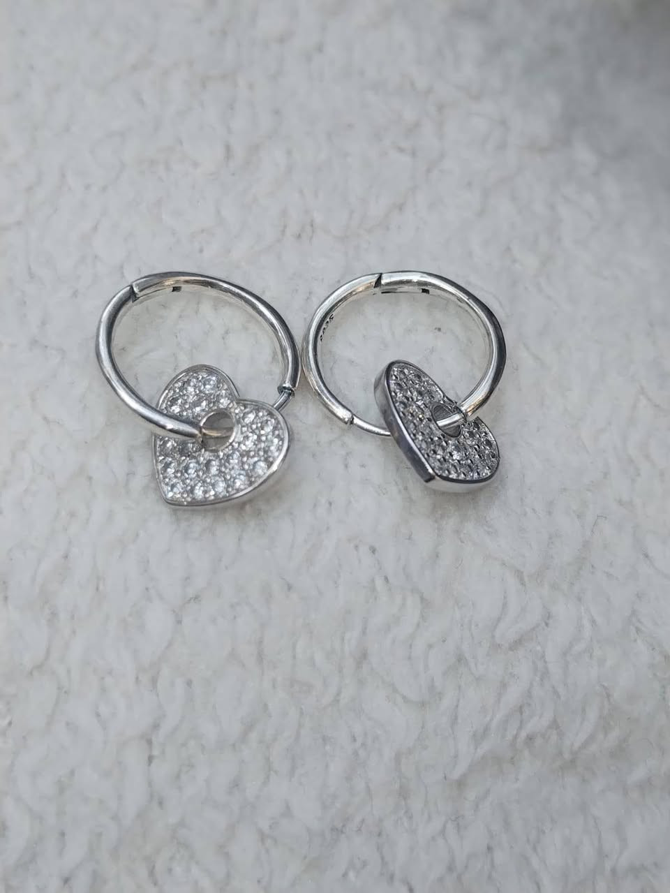 تراجي فضه اصلي عيار 925 توجد خدمه توصيل


**إذا كنت صاحب هذا الإعلان وتريد حذفه لأي سبب، رجاءا أرسل رسالة إلى الدعم الفني**