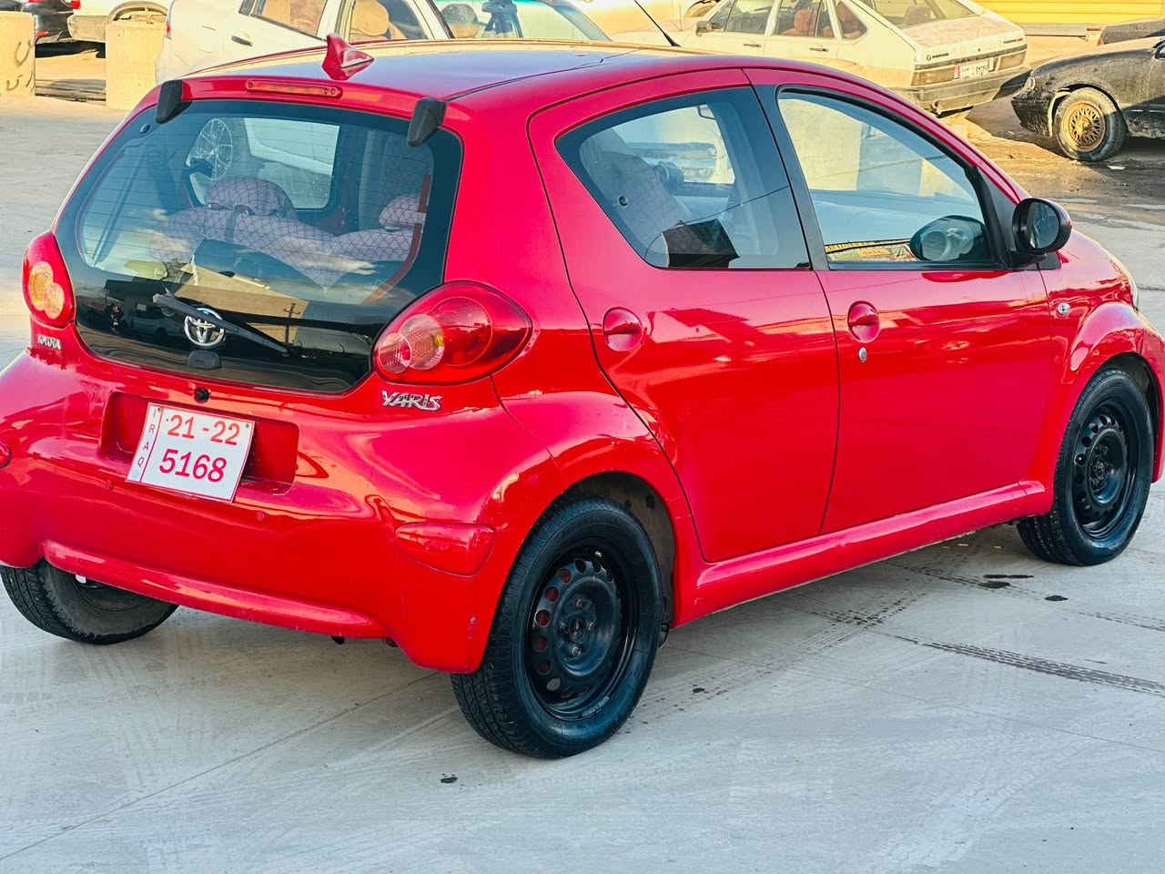 تویتا یارس ساخ ساخ
٢٠١٤ بەسمەیە سەیارەکە
گێڕومەکینەو کارەبای بە شەرت
بێ بۆیاخ 
موسو براوە و دەعمو لیدراوی بە شەرت
سعری کۆتای ٣٩ گەڵا
*********** Singapore
