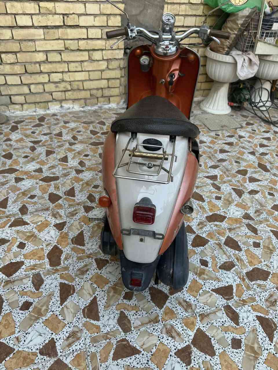 السلام عليكم دراجة عبدالحليم للبيع  دراجة حلوة ونعامة بالمشي شغالة سلف هندر ما ناقصهة اي شي كهربائياتهة  كلهة شغالة اشاير يمنة يسر  بك لايت شغال  /العنوان الدورةالبوعيثة /السعر 500 وبيهة مجال / الرقم/***********
