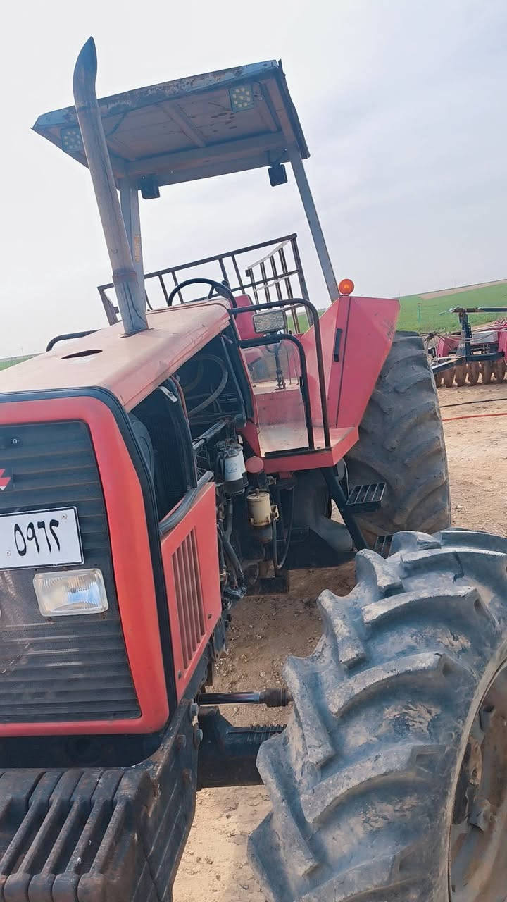 السلام عليكم رمضان مبارك
للبيع مكينه فوركسن برازيلي دبل اكسن 

موديل 2002 حجم 140 

رقم صلاح الدين تحويل مباشر 

السعر 52.مليون دينار عراقي مجال بسيط 

مع عده دسك 24 و فدان و خرماشه  كله جديده

تواصل ***********
