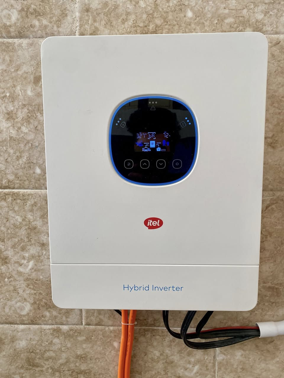 بعون الله وتوفيقه تم إنجاز نصب منظومة طاقة شمسية ☀️بقدرة 20 أمبير في عامرية الصمود وفق أحدث المعايير التقنية وبأجود المعدات العالمية، لتكون خياراً مثالياً لطاقة مستقرة وآمنة على مدار اليوم.

•ألواح طاقة شمسية نوعية عالية الكفاءة
 •منظم شحن متوافق مع سعة المنظومة
 •بطاريات خزن ذات أداء مستقر
 •إنفيرتر بتحويل نقي لحماية الأجهزة
 •هيكل تثبيت ومع ملحقات ربط أصلية

🔹 تم الفحص والتشغيل بنجاح مع ضمان كفاءة العمل.
🔹 كفالة المنظومة حسب تعليمات الشركات المجهزة.
🔹 خدمة صيانة ومتابعة فنية بعد التركيب.

نلتزم بتقديم الدعم الفني وخدمة ما بعد البيع لضمان أفضل أداء للمنظومة واستمرار عملها بكفاءة عالية.

للتواصل والاستفسار :- *********** - ***********
