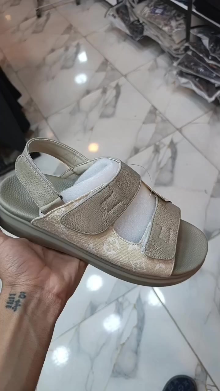 متوفر الصندل الصيفي الطبي بجميع الوانه وقياساته✅
#ازياء_صلاح_كبجيـنو
شارع المصرف مقابل مأكولات سيد علي


**إذا كنت صاحب هذا الإعلان وتريد حذفه لأي سبب، رجاءا أرسل رسالة إلى الدعم الفني**