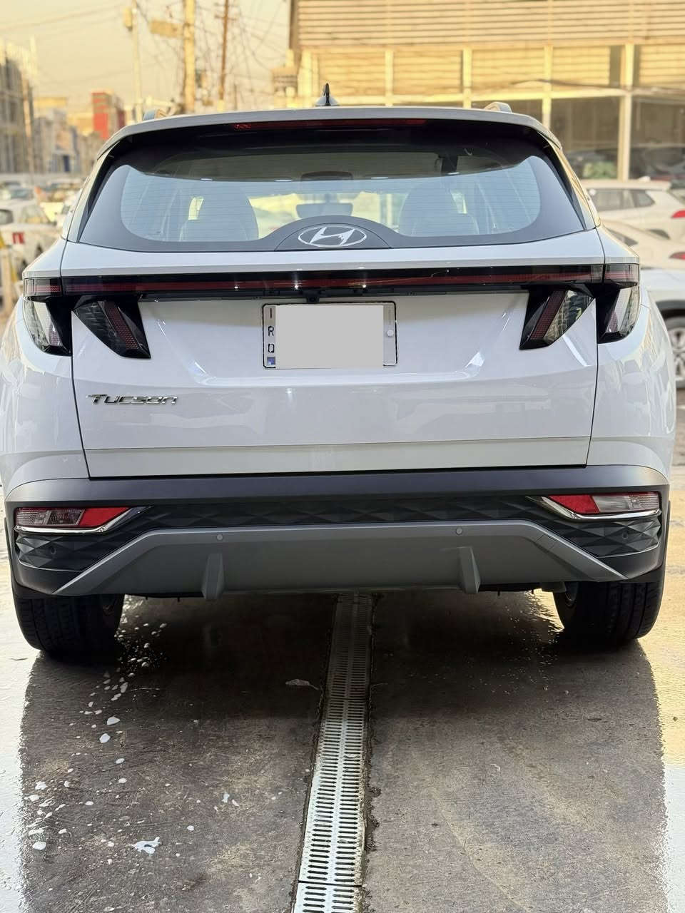 � هيونداي توكسان 2024 خليجي 🚘

✨ المواصفات:
▪️ شاشة
▪️ كامرة خلفية
▪️ تحكم ستيرن
▪️ قطعتين تبريد
▪️ بردات خلفية
▪️ حساسات أمامي وخلفي
▪️ مودات درايف متغير

📍 الممشى: 18,000 كم
📍 رقم بغداد (تحويل مباشر)
📍 مكفولة كفالة عامة على وضع الشركة

💵 السعر: 21,500$

📍 العنوان: بغداد – معارض النهضة
📞 ***********
