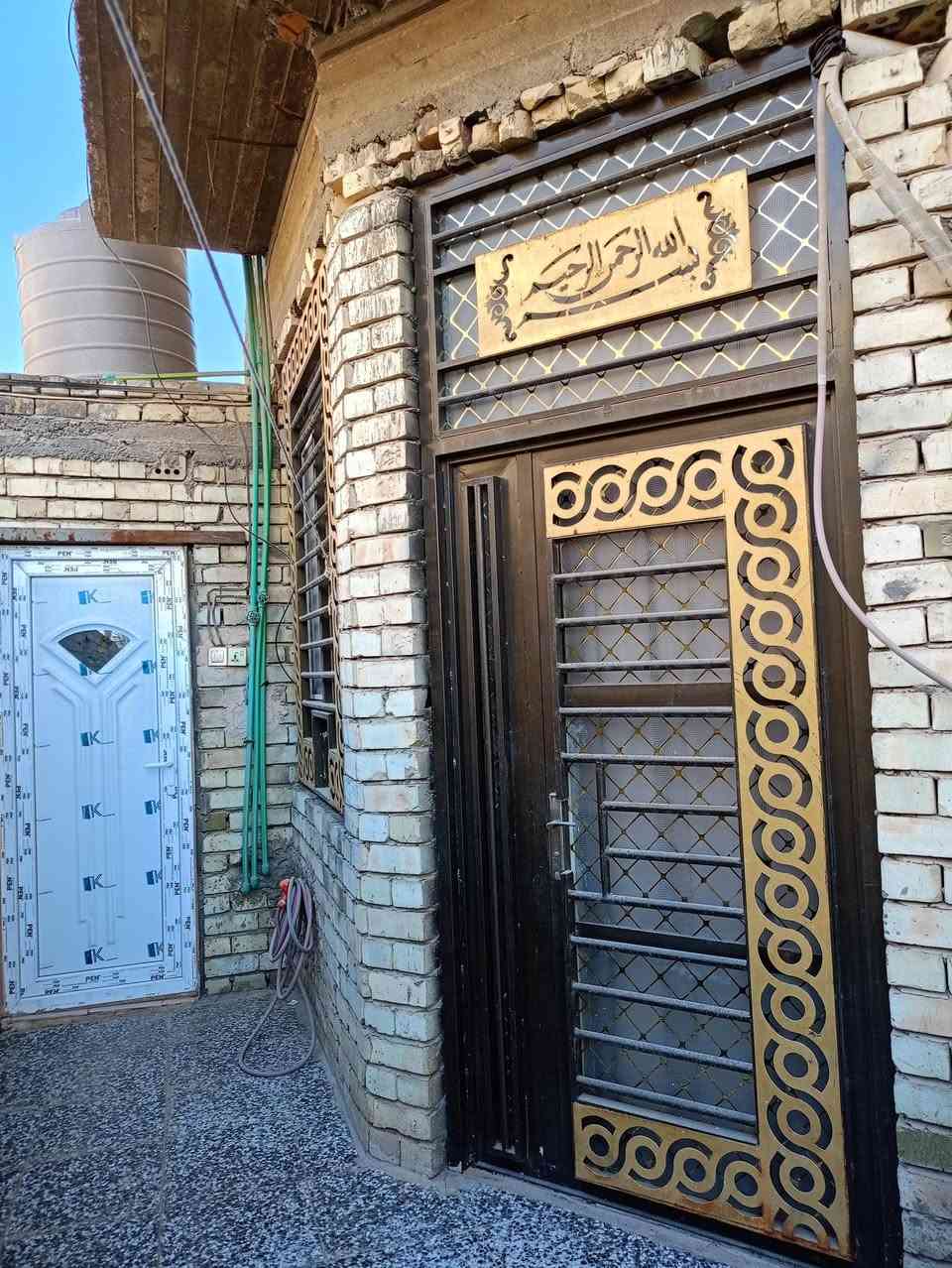 بيت للبيع 200متر طابو زراعي. بناء حديث 
 سند 25 .يحتوي على استقبال 
وصالة و مطبخ وغرف عدد 2
يبعد عن الشارع العام 100متر 
الموقع كربلاء الحر السوادة مقابل حي السجاد الأول 
للاستفسار الاتصال على الرقم 
او المراسلة على الواتساب ***********
