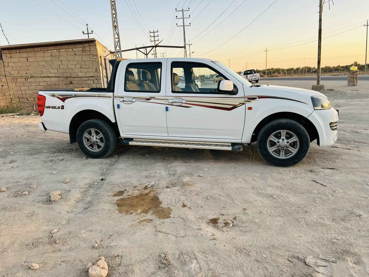 السلام عليكم
سياره للبيع كريت ويل  موديل  2019  رقم قادسيه  تحويل ثاني يوم ماشيه ١٩٠الف  نظيفه مالت جناي 
***********
