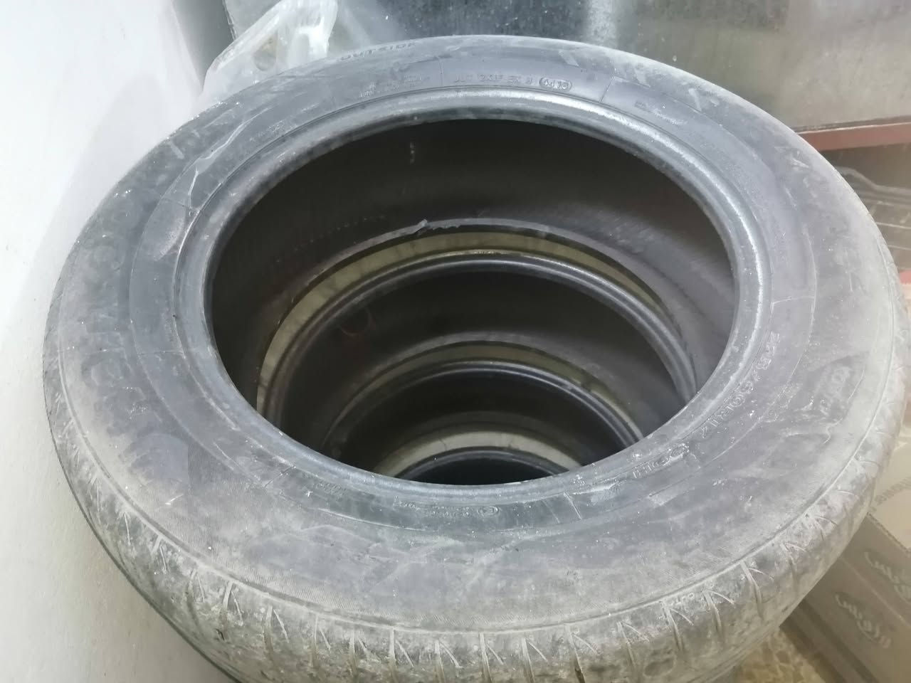 تايرات توسان 2012 للبيع مستعمل سعر 80 الف بيهن  مجال العنوان موصل حي فلسطين رقم راسني *********** على السعر واتساب
