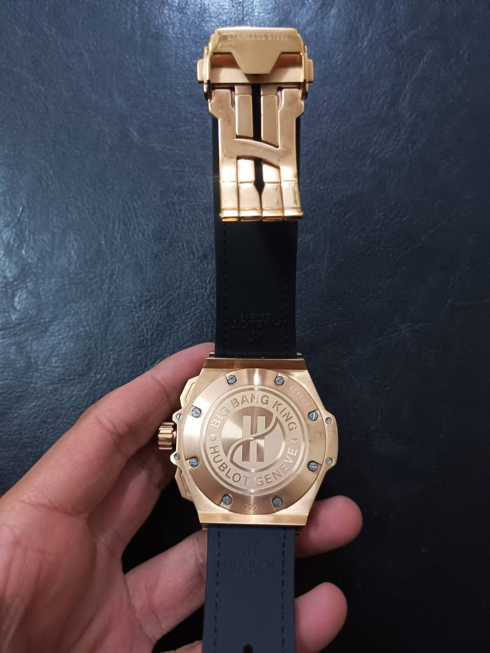 السلام عليكم
ساعة هابلوت 
القطر كبير 
قفل فراشة 
سناتر شغالة ستوب ووج 
نافذ شهري 
السعر 75
موجود توصيل


**إذا كنت صاحب هذا الإعلان وتريد حذفه لأي سبب، رجاءا أرسل رسالة إلى الدعم الفني**