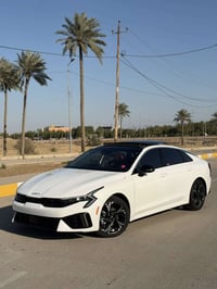 K5 جي تي لاين • ٢٥٠٠ • داخل احمر