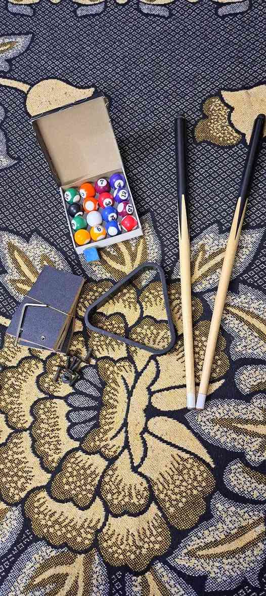 السلام عليكم
ميز بليارد حجم متوسط مع كامل ملحقاته 
السعر 35
للتواصل:***********
يتوفر توصيل بغداد و كافة المحافظات
