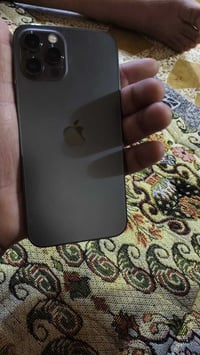 آيفون • ذاكرة ٢٥٦ • بطارية ٧٤