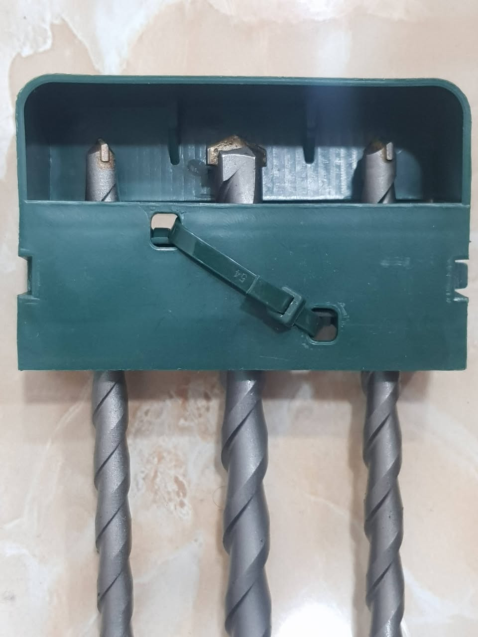 برايم بارك سايد الألماني PARKSIDEحجم 60 سم تستخدم كونكريت حايط حجم  10 , 12 , 16 و نجارية حجم 12 , 16 , 20 سعر البرايم نجاره 15 الف وبرايم الكونكريت الحايط 20 الف   يوجد توصيل بغداد وجميع المحافظات للحجز إرسال رسالة او الاتصال على الرقم او الوتساب ***********
