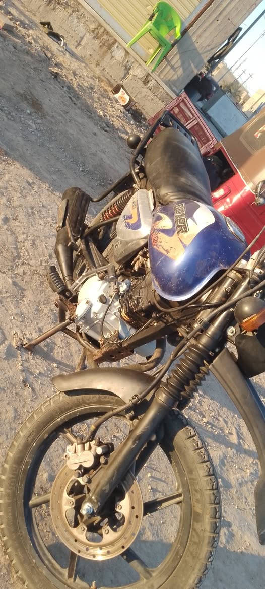 دراجة بوكسر اوراق اصولي موديل 20 نظيفة مكاني نعمانيه  الاستفسار اكثر خاص *********** 
ا
