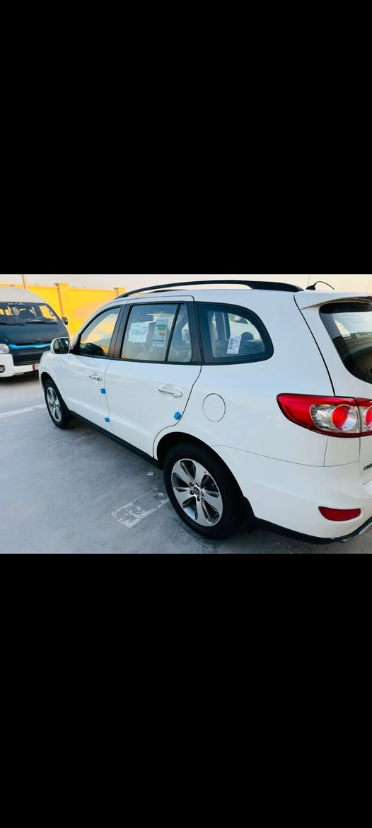 السلام عليكم سنتافي 2012 للبيع وارد خليجي  مشروع وطني رقم نكليزي بسمي محرك 4 مرايات شفط  بصمه   فتحه  كشنات كهربائيه 7 راكب صبغ بنيد سعر 145 بيه مجال  مكان ناصريه رقم ***********
